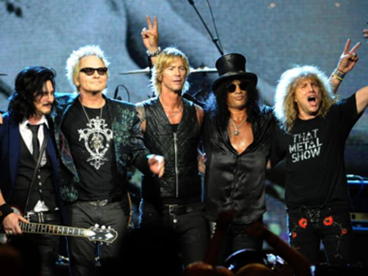 Say hello to the reunited Guns 'n' Roses: Axl Rose and Slash perform together after two decades