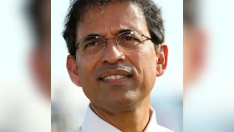 Vocabulary as sound as a Sachin straight drive: Twitter slams BCCI's decision to leave Harsha Bhogle out of IPL 2016