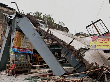 What links Kolkata's flyover collapse and HC stay on civic police recruitment in Bengal?