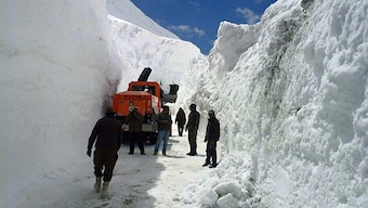 Srinagar-Leh National Highway to open after April 20, 2016