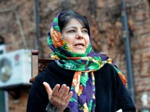 Two hurt in fresh clashes in Kashmir as Mehbooba visits victims' kin Two hurt in fresh clashes in Kashmir as Mehbooba visits victims' kin
