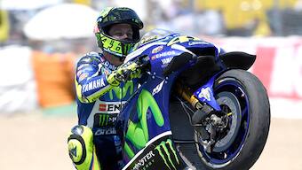 2016 MotoGP: Valentino Rossi takes dominant win at Jerez