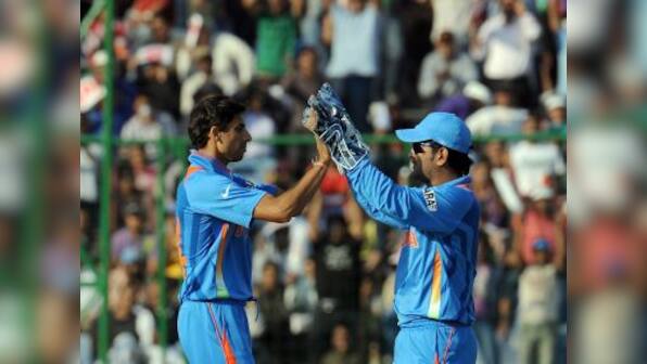 Not seen anyone remain cooler under pressure than Dhoni: Ashish Nehra