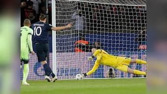 Zlatan Ibrahimovic misses penalty, scores goal as PSG held to 2-2 draw by Manchester City