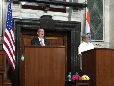 Defence Minister Manohar Parrikar and US Secretary of Defence Ashton Carter meet in New Delhi. Twitter @DeptofDefense