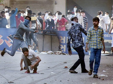 Patel agitation intensifies: Cops impose curfew in Mehsana, suspend internet services Patel agitation intensifies: Cops impose curfew in Mehsana, suspend internet services