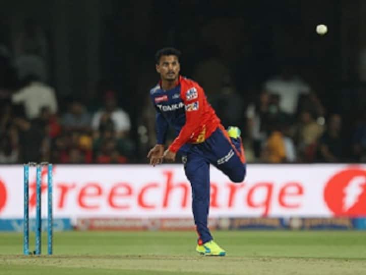 Doesn't bat, doesn't bowl: Is Pawan Negi part of Delhi Daredevils only to justify price tag? Doesn't bat, doesn't bowl: Is Pawan Negi part of Delhi Daredevils only to justify price tag?