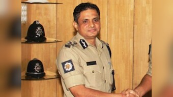 Kolkata Police chief Rajeev Kumar grilled for 11 hrs in connection with chit fund scam cases, to face CBI again tomorrow
