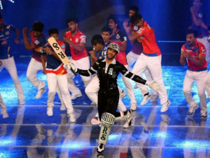 Embarrassing ourselves in front of foreigners: Twitter doesn't take kindly to IPL 2016 opening ceremony