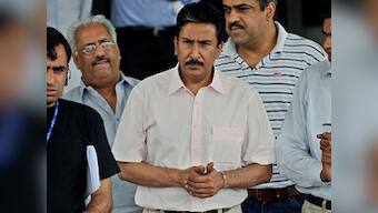 Only former cricketers should be made PCB Chairman, says Salim Malik