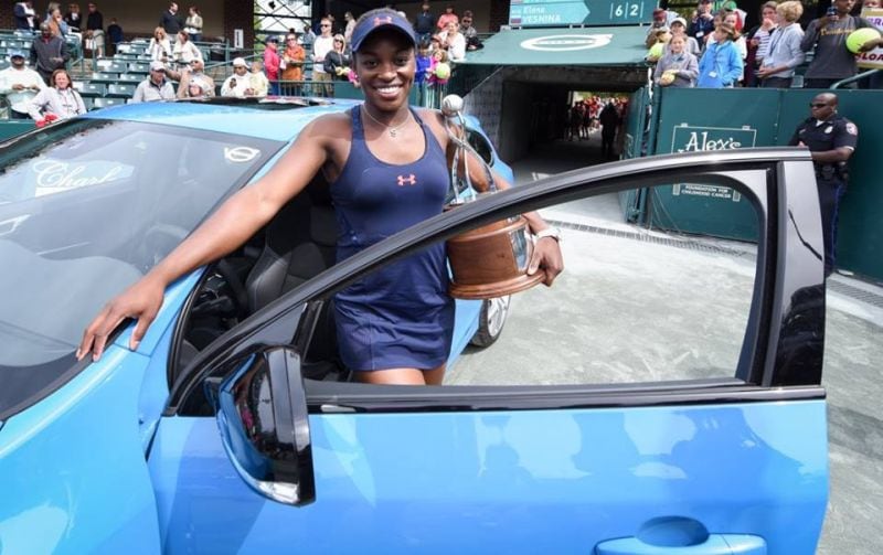 Sloane Stephens with the Charleston 2016 trophy and her car! Image source: Facebook