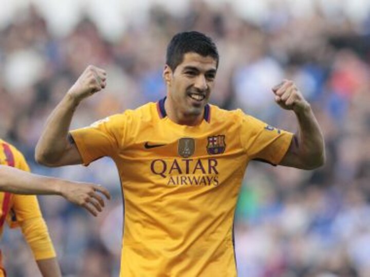 La Liga roundup: Suarez stars as Barcelona rout Deportivo 8-0; Real, Atletico stay in hunt