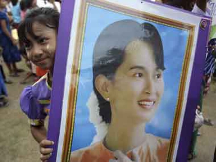 Myanmar lawmakers approve of a new 'PM-like' executive post for Suu Kyi