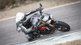 Image Gallery :  2016 Triumph Speed Triple