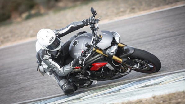 Image Gallery :  2016 Triumph Speed Triple