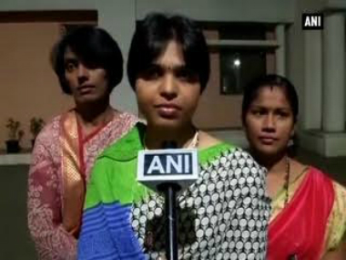 Trupti Desai, other women activists offer prayers at Trimbakeshwar temple's inner sanctorum Trupti Desai, other women activists offer prayers at Trimbakeshwar temple's inner sanctorum