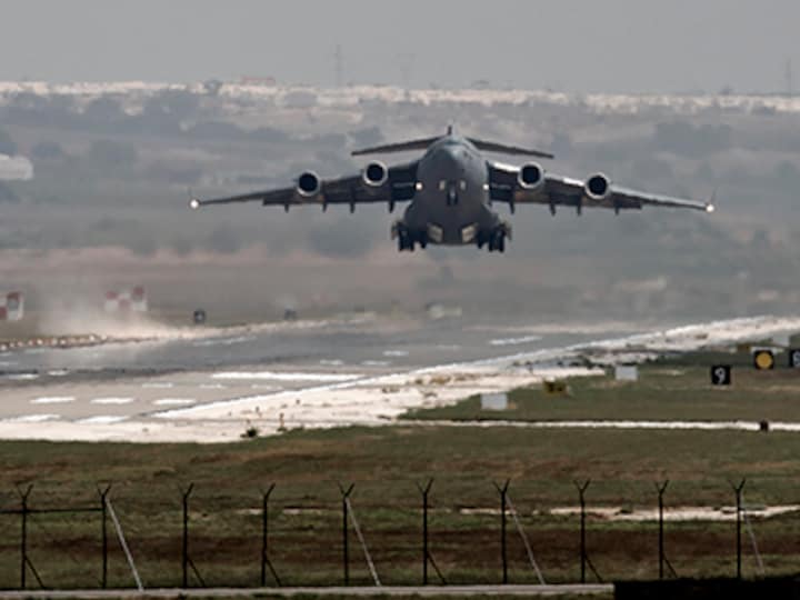 Turkish military attacks Islamic State in Syria with rockets, wounds civilians