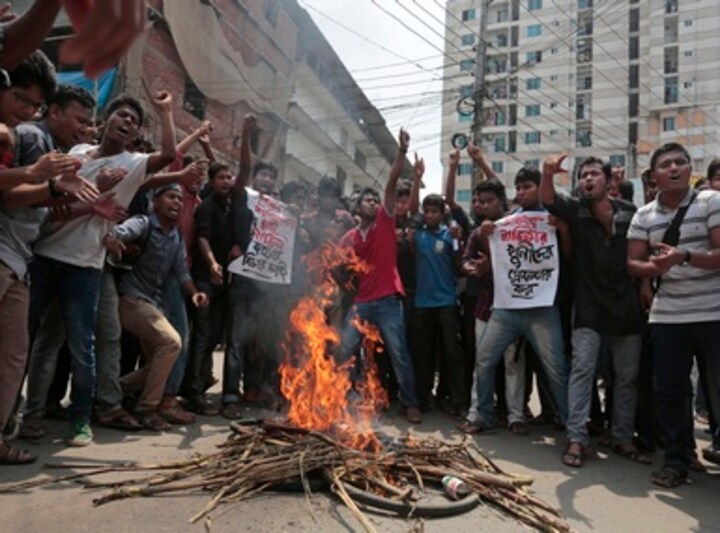 Bangladesh: Islamist group criticised after demanding removal of Hindu Chief Justice