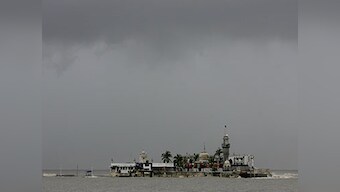 'Haji Ali sabke liye': NGOs, activists come together to seek women's entry at dargah