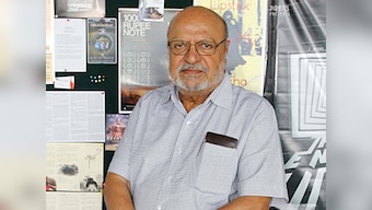 Anti-smoking disclaimer: One per film is fine, says Shyam Benegal committee