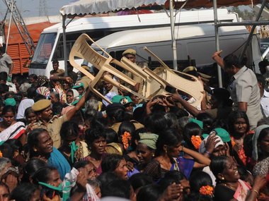 Stampede at Jayalalithaa's Vriddhachalam campaign lands six women in ICU Stampede at Jayalalithaa's Vriddhachalam campaign lands six women in ICU