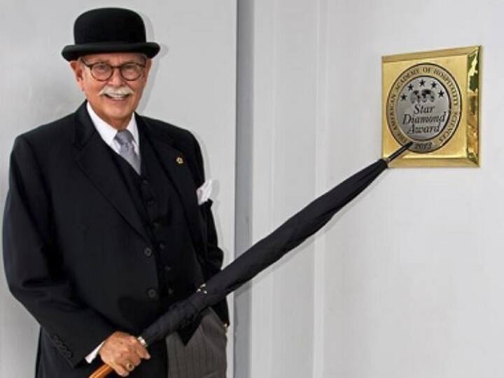 Donald Trump's ex-butler calls for Obama to be 'shot as an enemy agent'