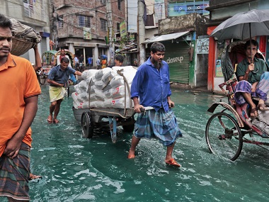 Cyclone Roanu hits Bangladesh: 24 dead, thousands left homeless Cyclone Roanu hits Bangladesh: 24 dead, thousands left homeless