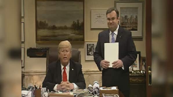 Not Trump, but Joey Pepperoni: SNL rips Donald, Chris Christie