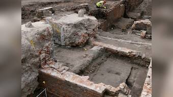What's in a shape? Archaeologists uncover surprise at Shakespeare's Curtain theatre