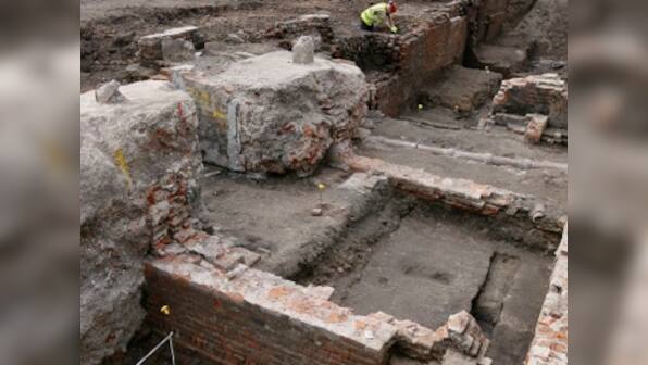 What's in a shape? Archaeologists uncover surprise at Shakespeare's Curtain theatre