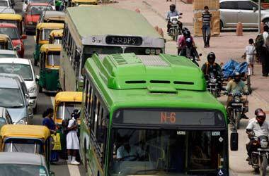 Two killed, 27 injured as live wire falls on bus in TN