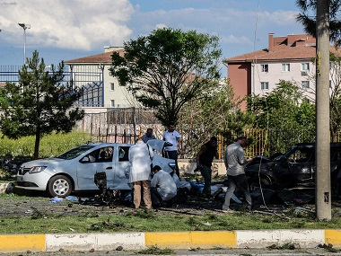 Car bomb explodes in Turkey's Diyarbakir, leaves three dead, 45 wounded Car bomb explodes in Turkey's Diyarbakir, leaves three dead, 45 wounded