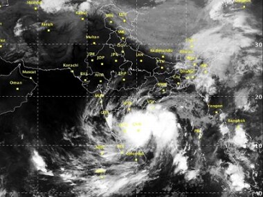 High Alert: Tamil Nadu, Andhra Pradesh Brace For Heavy Rains As IMD ...