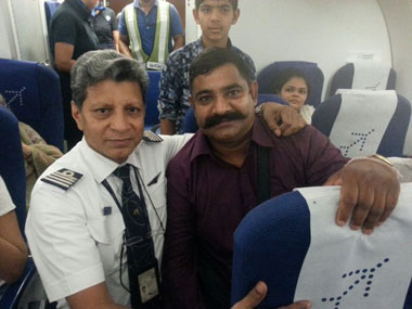 Saluting bravehearts: IndiGo pilot shows the way on how to honour a war-hero Saluting bravehearts: IndiGo pilot shows the way on how to honour a war-hero