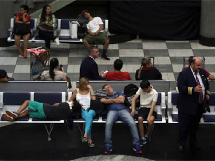 Frequent flyers rejoice: Scientists design way to treat jet lag and other sleeping disorders
