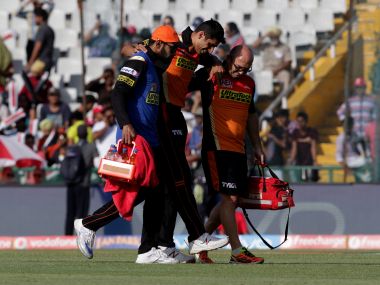 IPL 2016: SRH dealt huge blow as Ashish Nehra is ruled out with hamstring injury IPL 2016: SRH dealt huge blow as Ashish Nehra is ruled out with hamstring injury
