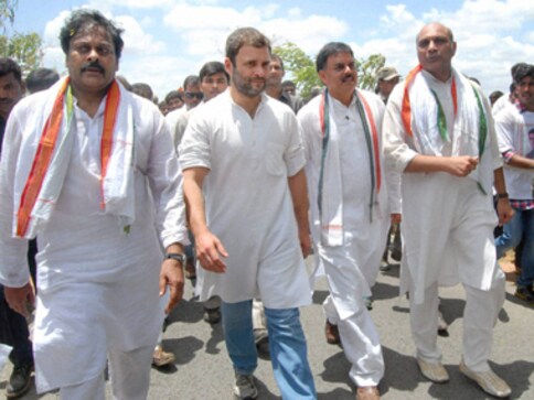Rahul Gandhi takes on Jayalalithaa, criticises state government on various fronts Rahul Gandhi takes on Jayalalithaa, criticises state government on various fronts