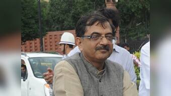 Mob attacks BJP MP Tarun Vijay for visiting temple with Dalits