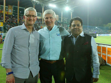 Vivo see red over Apple CEO Tim Cook's royal reception during IPL 2016 match Vivo see red over Apple CEO Tim Cook's royal reception during IPL 2016 match