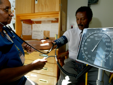 High blood pressure affects nearly three in ten Indians, responsible for 17.5 percent deaths High blood pressure affects nearly three in ten Indians, responsible for 17.5 percent deaths