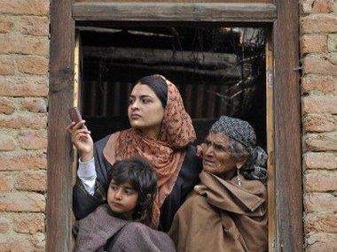 Centre asks Jammu and Kashmir govt to share 'complete details' of plan for Kashmiri migrants Centre asks Jammu and Kashmir govt to share 'complete details' of plan for Kashmiri migrants