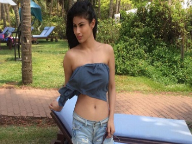 From Mouni Roy to Sonam Kapoor, check out who these actors like to vacation with From Mouni Roy to Sonam Kapoor, check out who these actors like to vacation with