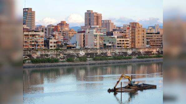 Taiwan: 5.6 magnitude quake jolts Taipei's northeast coast
