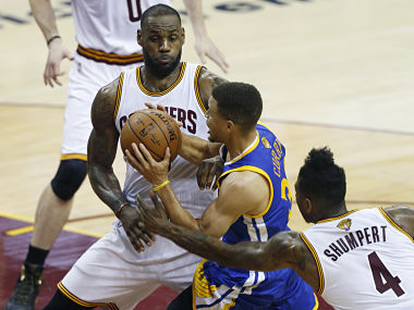 NBA Finals: Cleveland Cavaliers on brink of defeat as Golden State Warriors take Game 4 NBA Finals: Cleveland Cavaliers on brink of defeat as Golden State Warriors take Game 4
