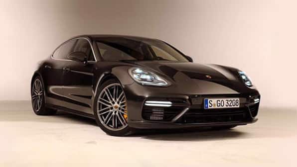 2017 Porsche Panamera Turbo leaks online