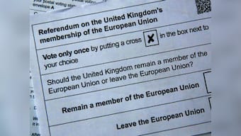 'Brexit' camp moves ahead of 'Remain' in the razor-edge poll results
