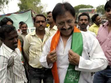 Chetan Chauhan is right man for NIFT, he knows short leg, long leg, fine leg... Chetan Chauhan is right man for NIFT, he knows short leg, long leg, fine leg...