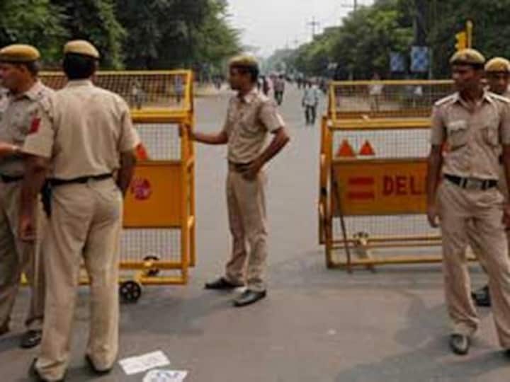 Delhi Police to probe threatening calls to scribe after AAP minister tweets his phone number