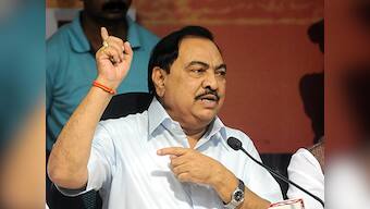 Day after Eknath Khadse's exit, 14 BJP corporators from Jalgaon resign