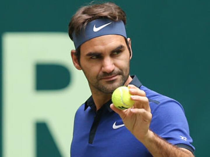 Roger Federer stunned by teenager Alexander Zverev as Halle set for all-German final